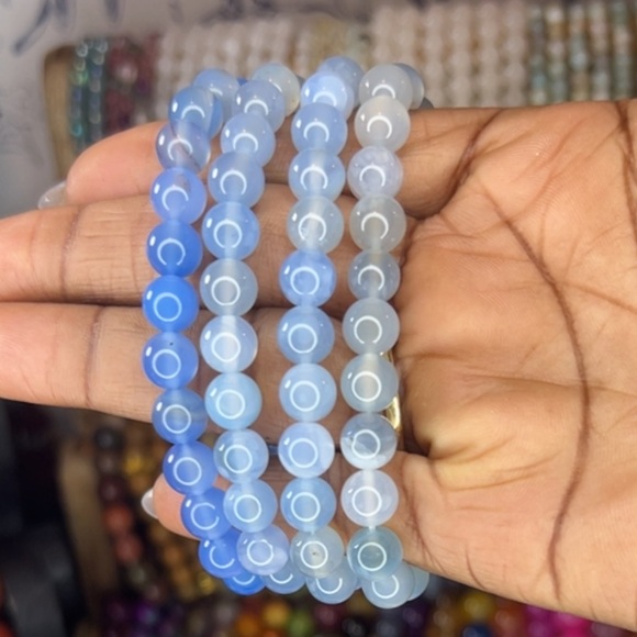 (ONE) Blue chalcedony bracelet 8mm SIZE 6.5’ - Picture 1 of 3